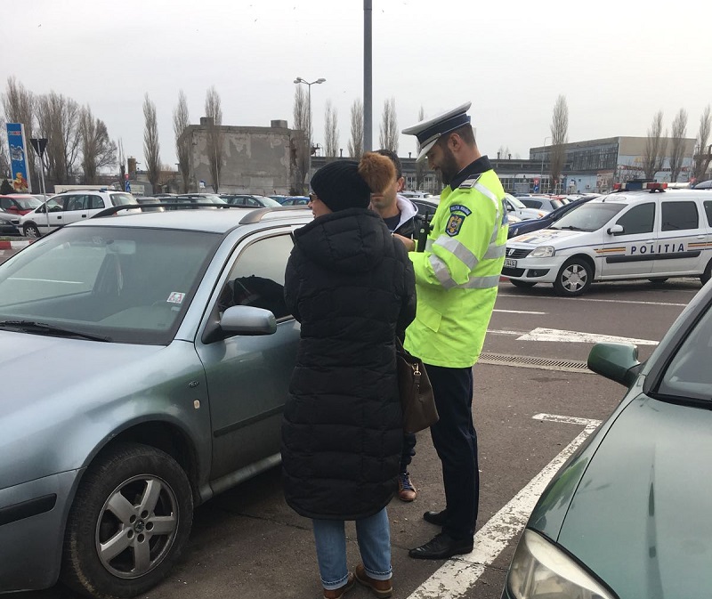 CONSTANȚA: Șoferii „comozi”, sancționați după ce au parcat pe locurile pentru persoanele cu handicap