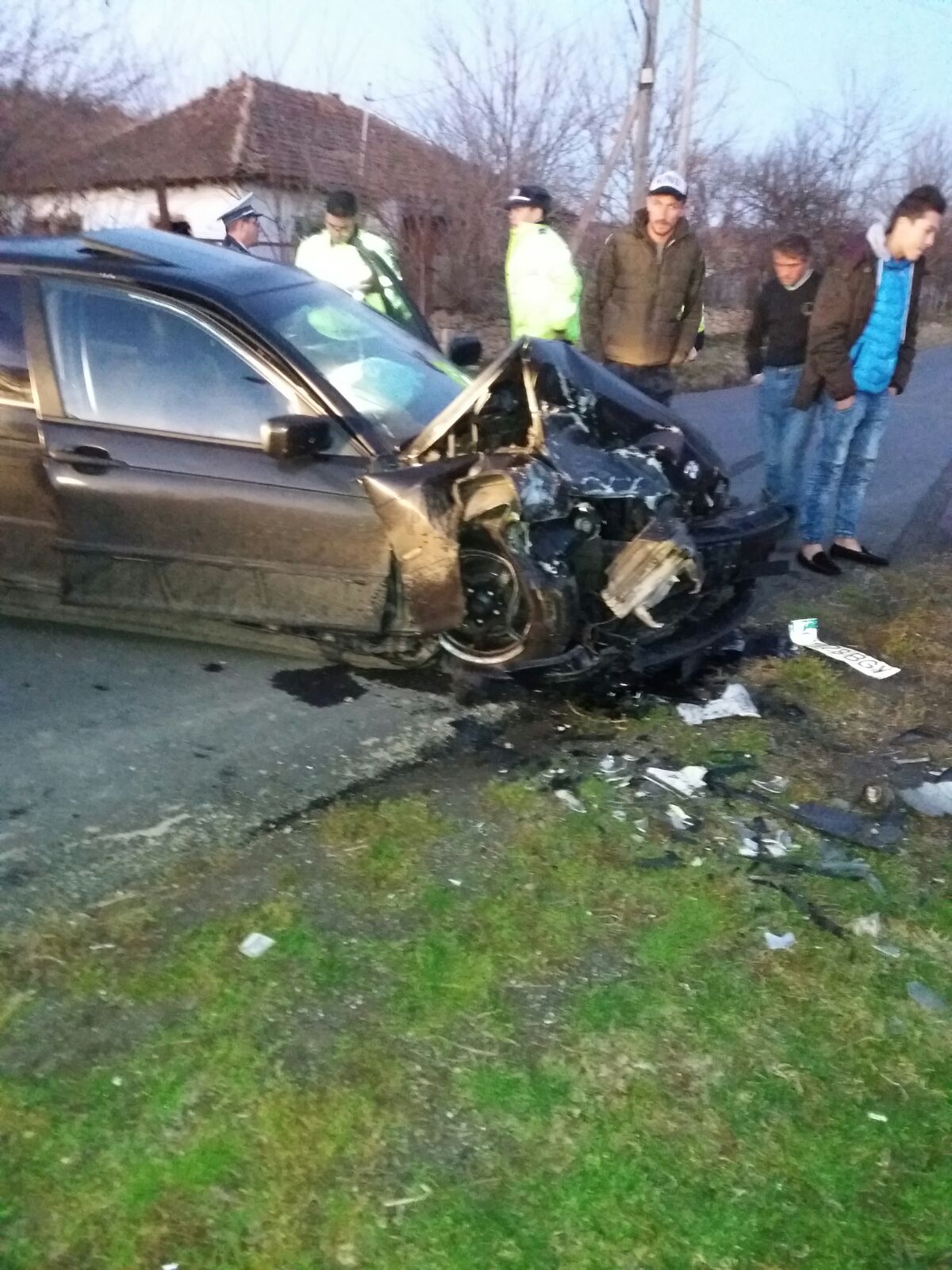 UPDATE/FOTO: Accident rutier la Plopeni