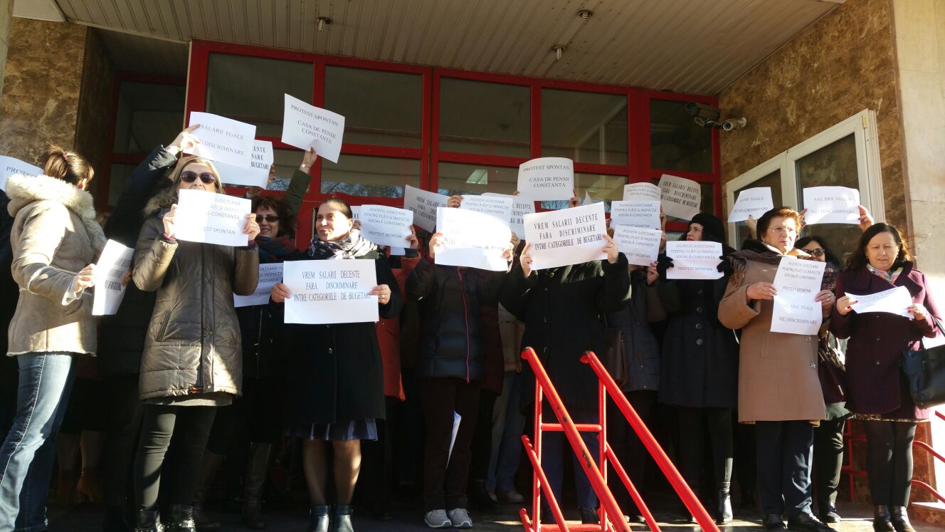 CONSTANȚA: Proteste spontane la Casa de Pensii și la alte instituții subordonate Ministerului Muncii