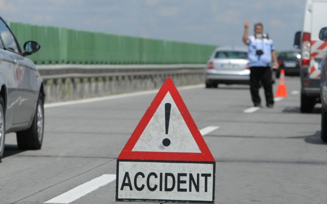 Accident rutier pe autostradă! 11 persoane au avut nevoie de îngrijiri medicale. Traficul a fost oprit!
