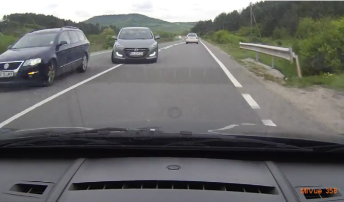 Şoferii ar putea depăşi pe linie continuă