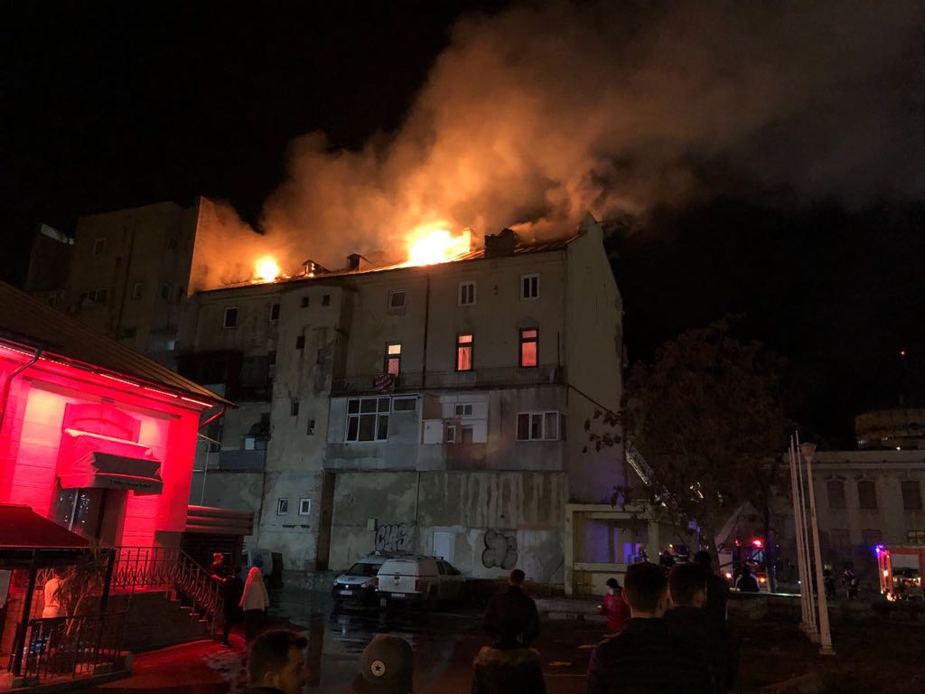 Constanţa – Incendiul din zona Miga, provocat de o lumânare lăsată nesupravegheată