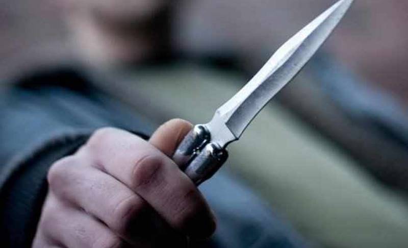 Adolescent ÎNJUNGHIAT în scara blocului, la Hârșova