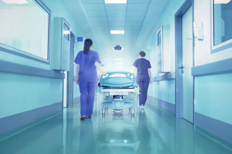 Aproximativ 15.700 de medici români lucrează în străinătate
