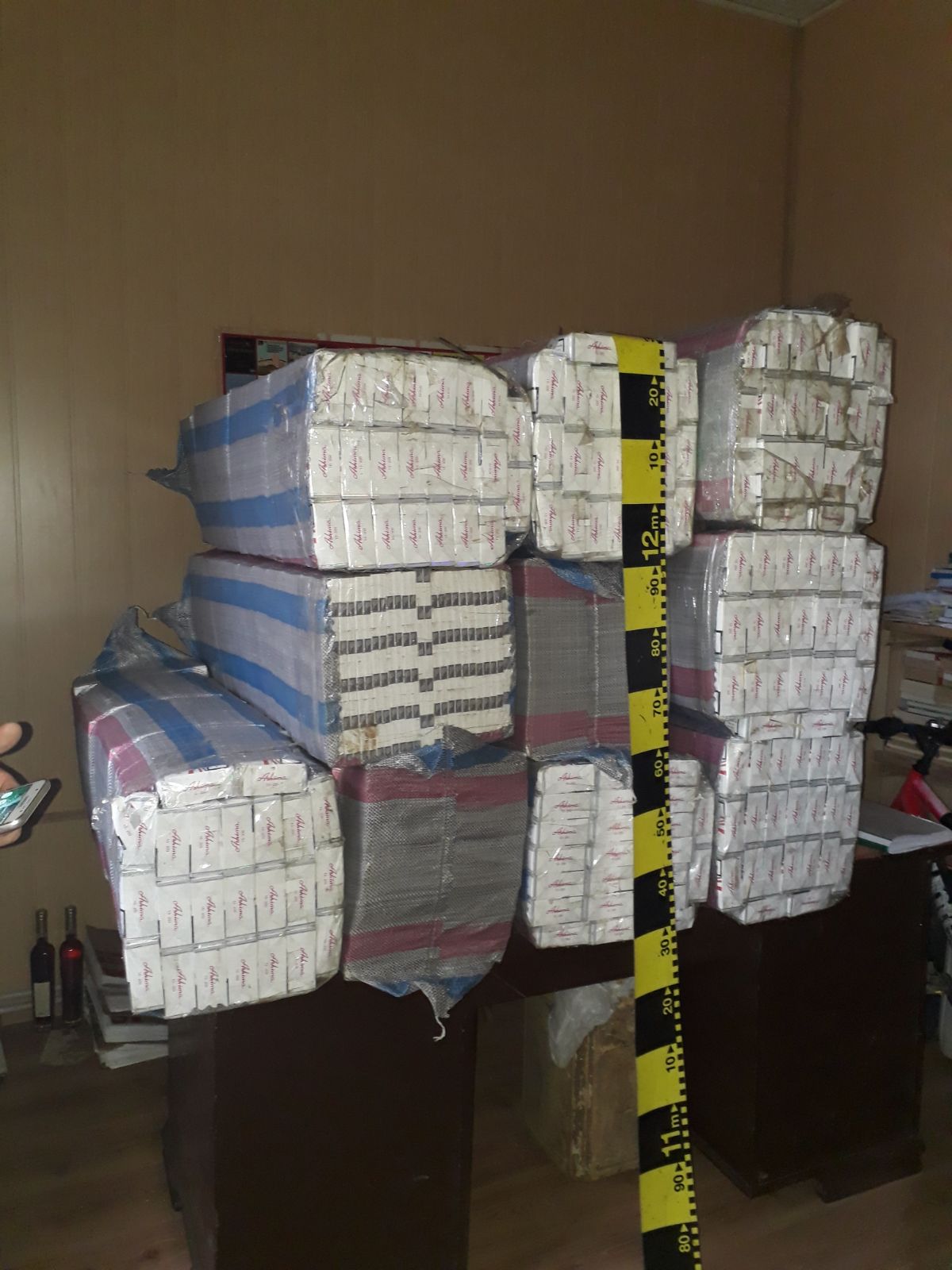 FOTO/ VIDEO/ TULCEA: Sute de mii de țigarete, confiscate de polițiști