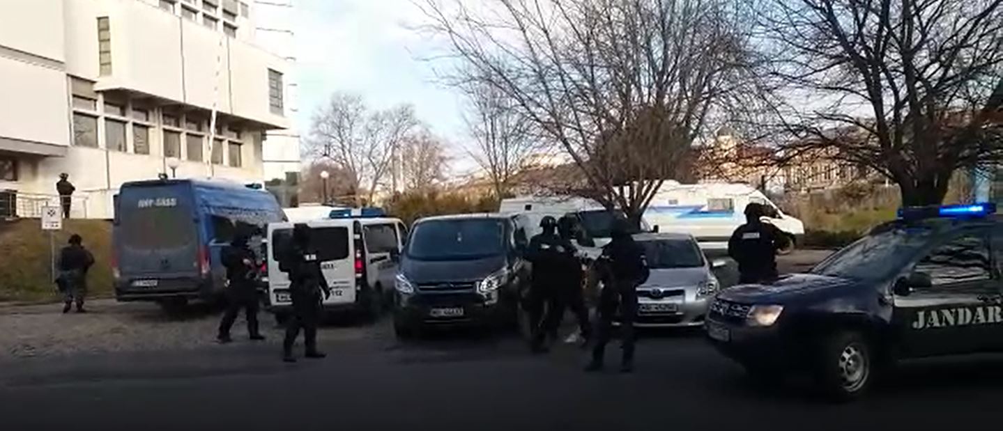 VIDEO/ CONSTANȚA: Trafic ÎNCHIS la Poarta 2. MASCAȚII au împânzit zona instanțelor