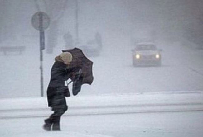 Informare meteo de ninsori și vânt puternic în toată țara