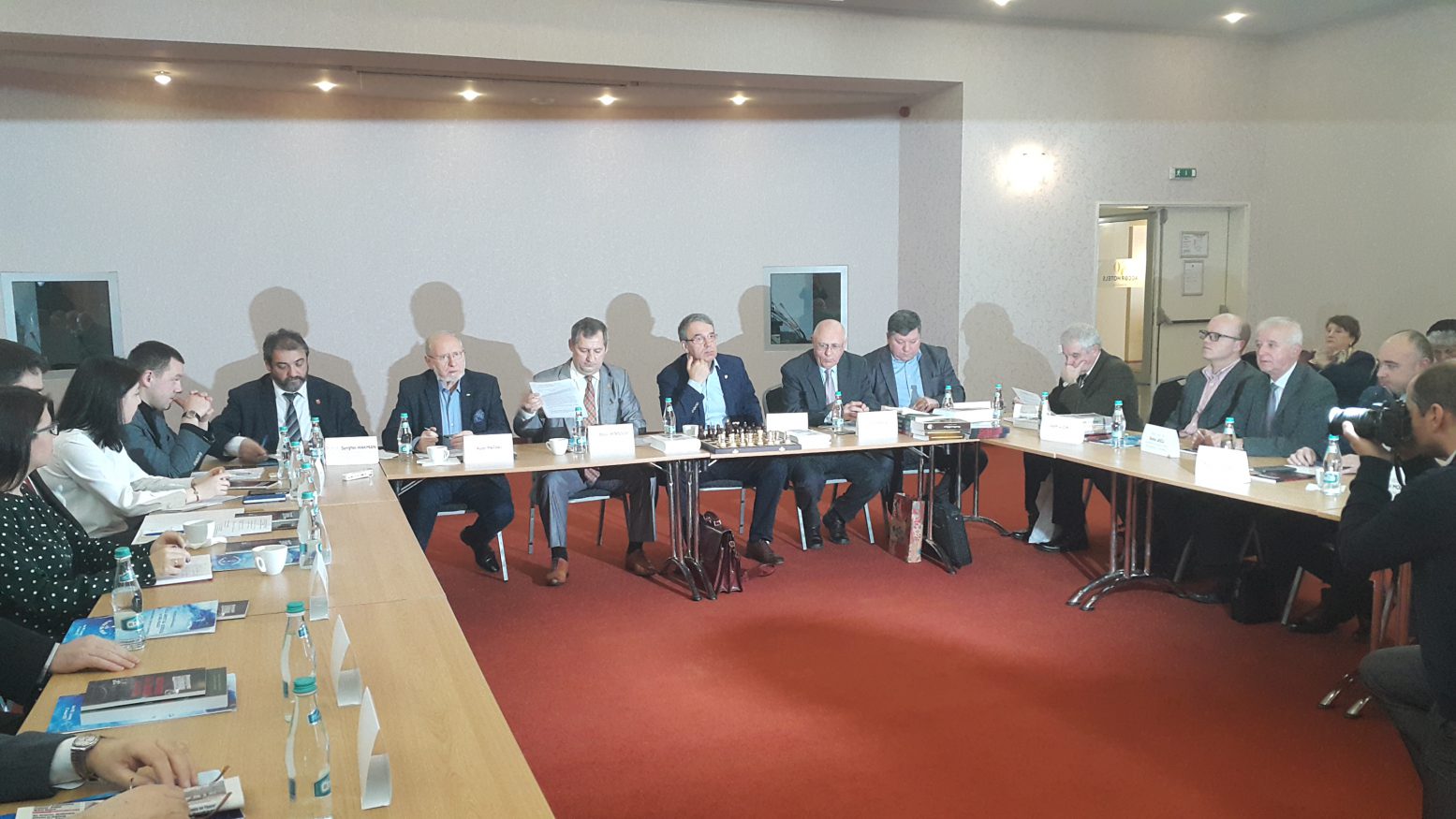 Viitoarele posibile conflicte geostrategice în viziunea specialiștilor români