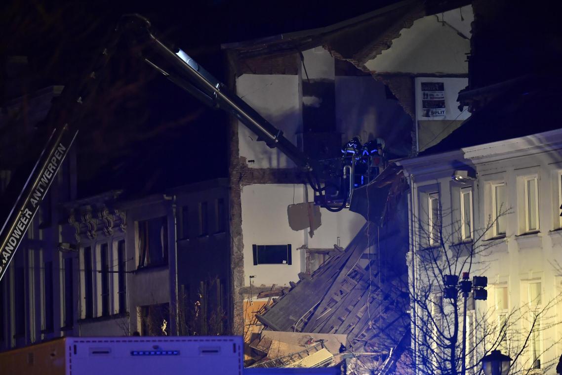 BELGIA: 14 răniţi şi imobile avariate într-o explozie la Anvers