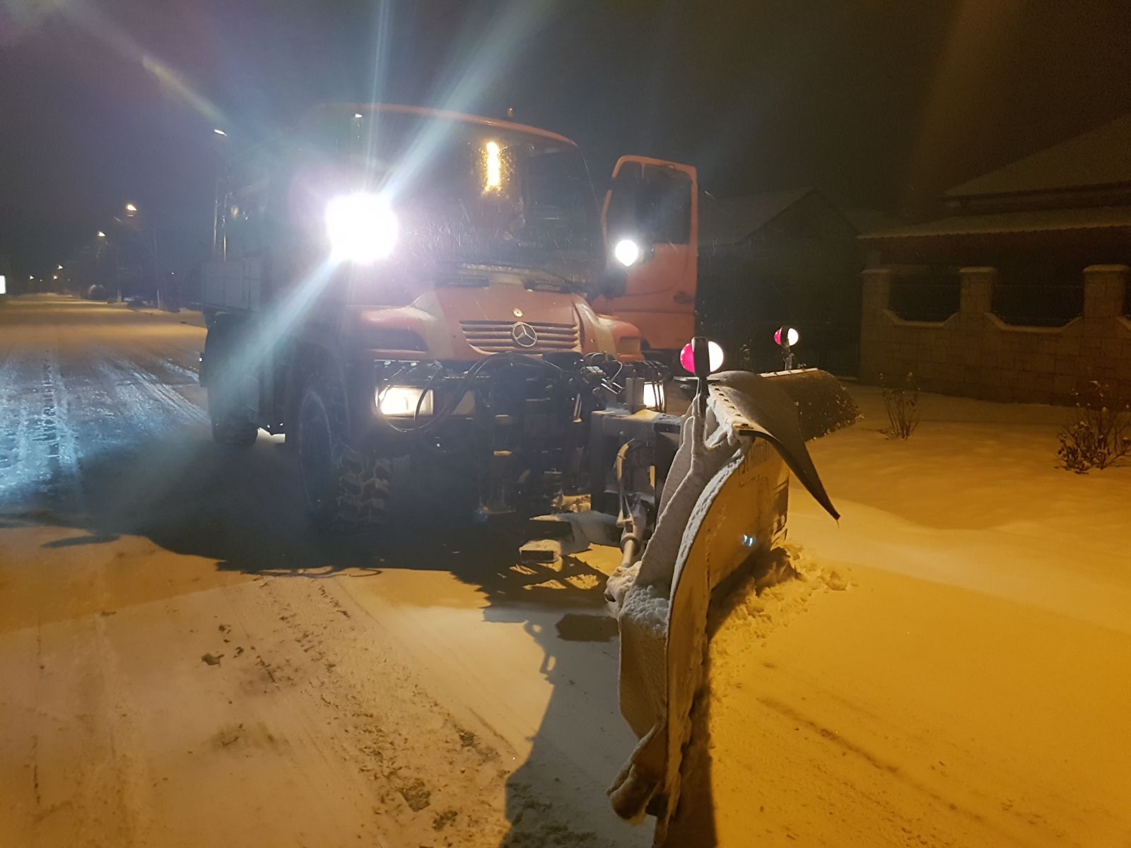 Revin ninsorile în județul Constanța. Utilajele de deszăpezire sunt pregătite să intervină