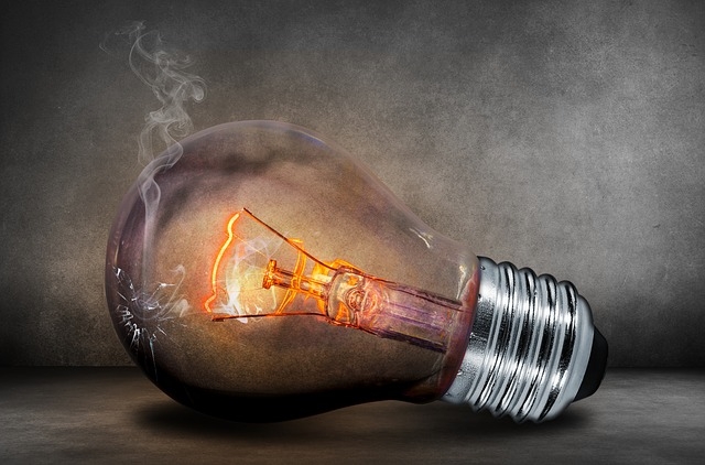 Preţul energiei produse în România continuă să fie cel mai mare din regiune