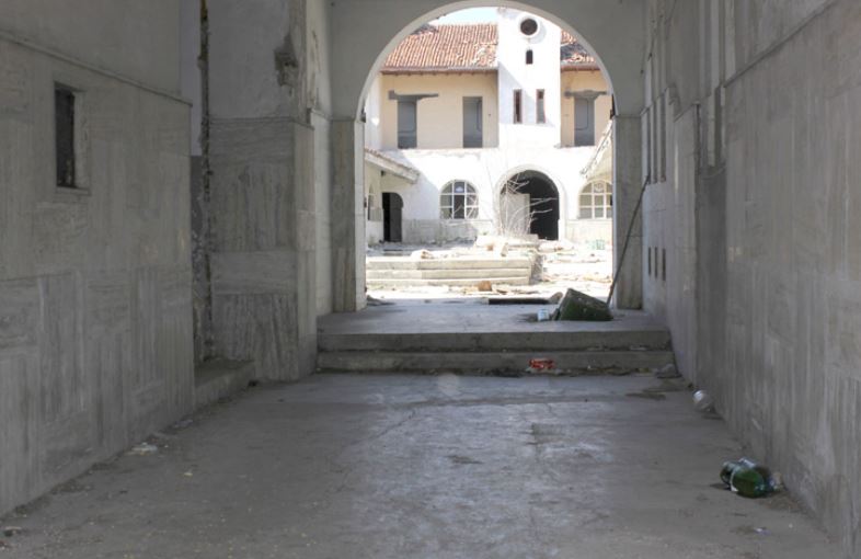 CONSTANȚA: Starea avansată de degradare duce la supraimpozitarea clădirii „Hanul Balcan”