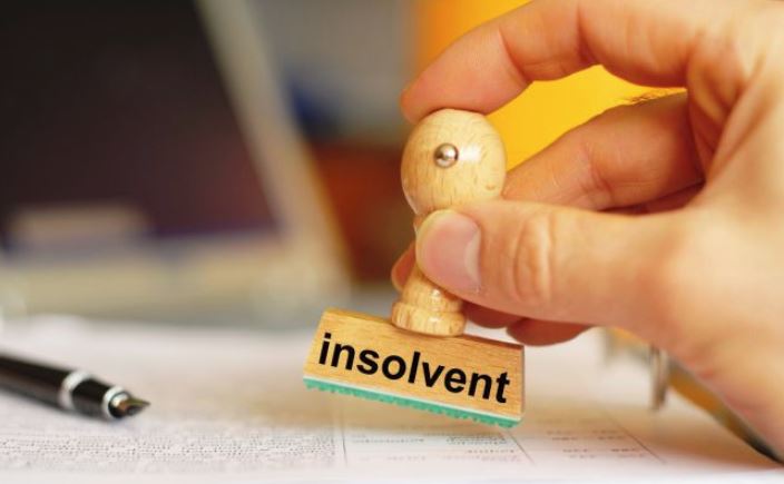 Legea insolvenţei persoanelor fizice a intrat în vigoare, dar nu se ştie dacă se poate aplica