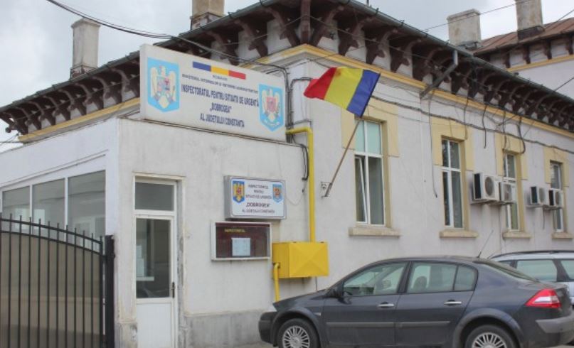 ISU Dobrogea: Planuri pentru achiziții de nave și elicoptere, dar un sediu aproape total degradat