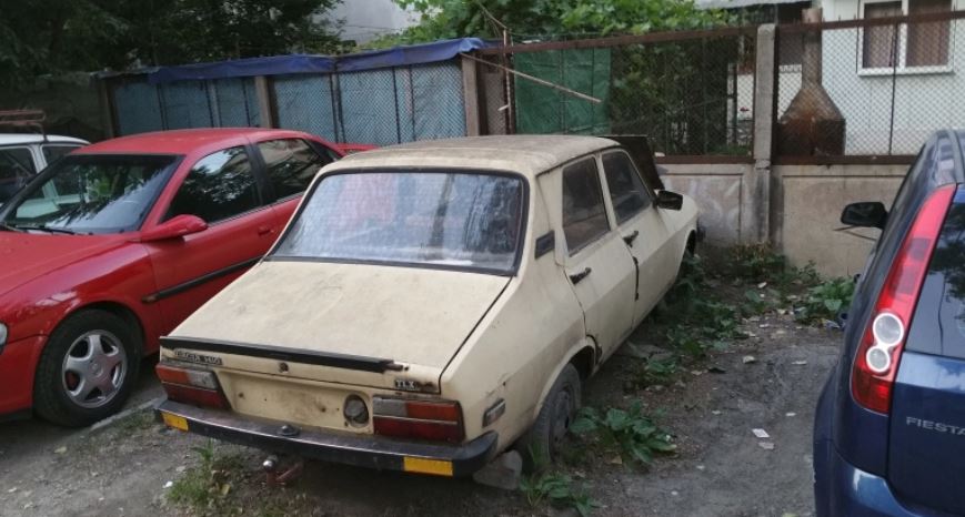 CONSTANȚA: Sute de mașini abandonate sau fără stăpân au fost ridicate de pe domeniul public