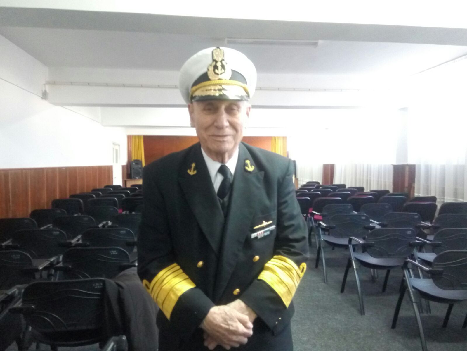 Episoade de eroism din viața veteranului Petre Zamfir, luptător pe submarinul „Delfinul“ (audio)