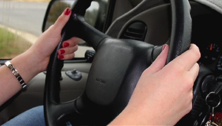 TULCEA: Tânără prinsă la volan fără permis de conducere