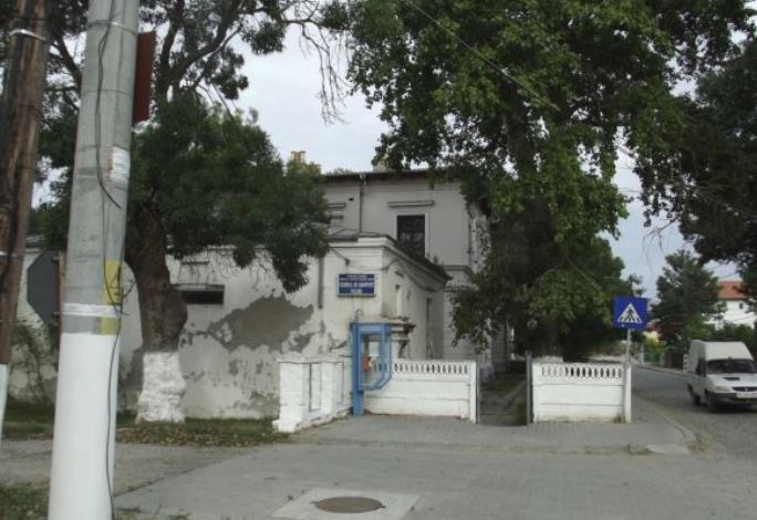 Spitalul din SULINA, singura clădire din oraș alimentată cu energie electrică și apă potabilă