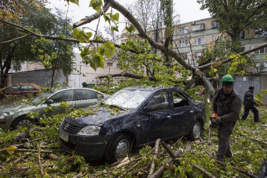CONSTANȚA: Vânt puternic, ploaie și ninsoare la noapte. Atenție unde vă parcați mașinile