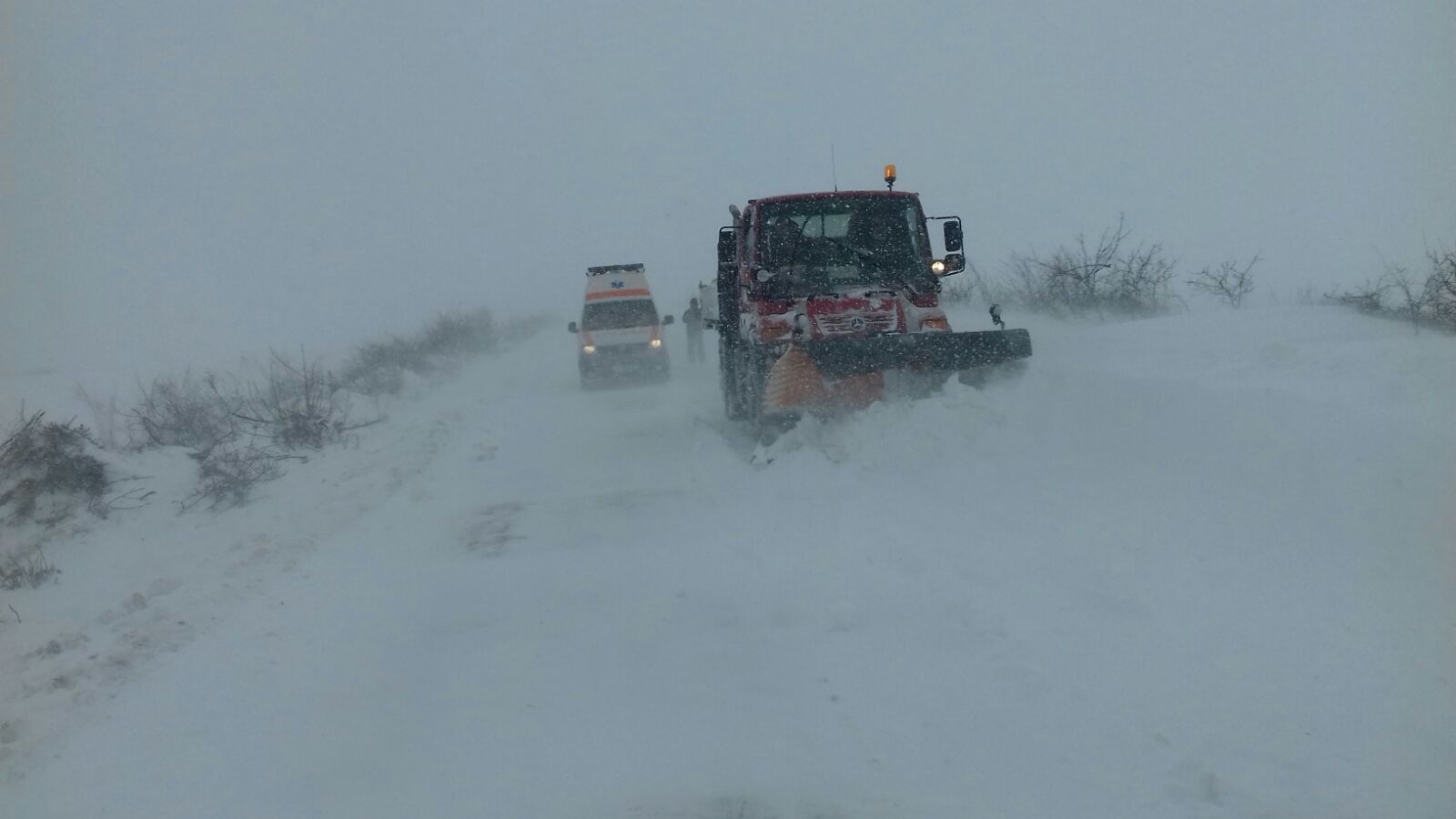 CONSTANȚA, TULCEA: Traficul rutier se desfăşoară cu mare dificultate