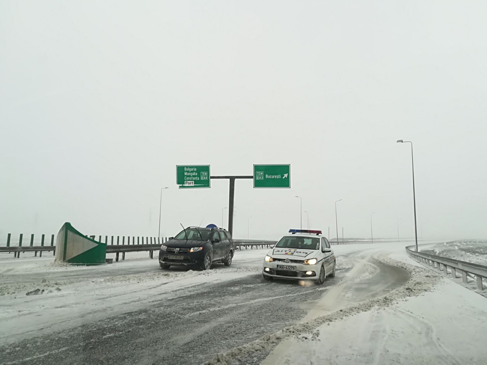 Video – VIZIBILITATE ZERO! Traficul a fost închis pe autostrada A2 între Constanța și Cernavodă pentru toate categoriile de autovehicule