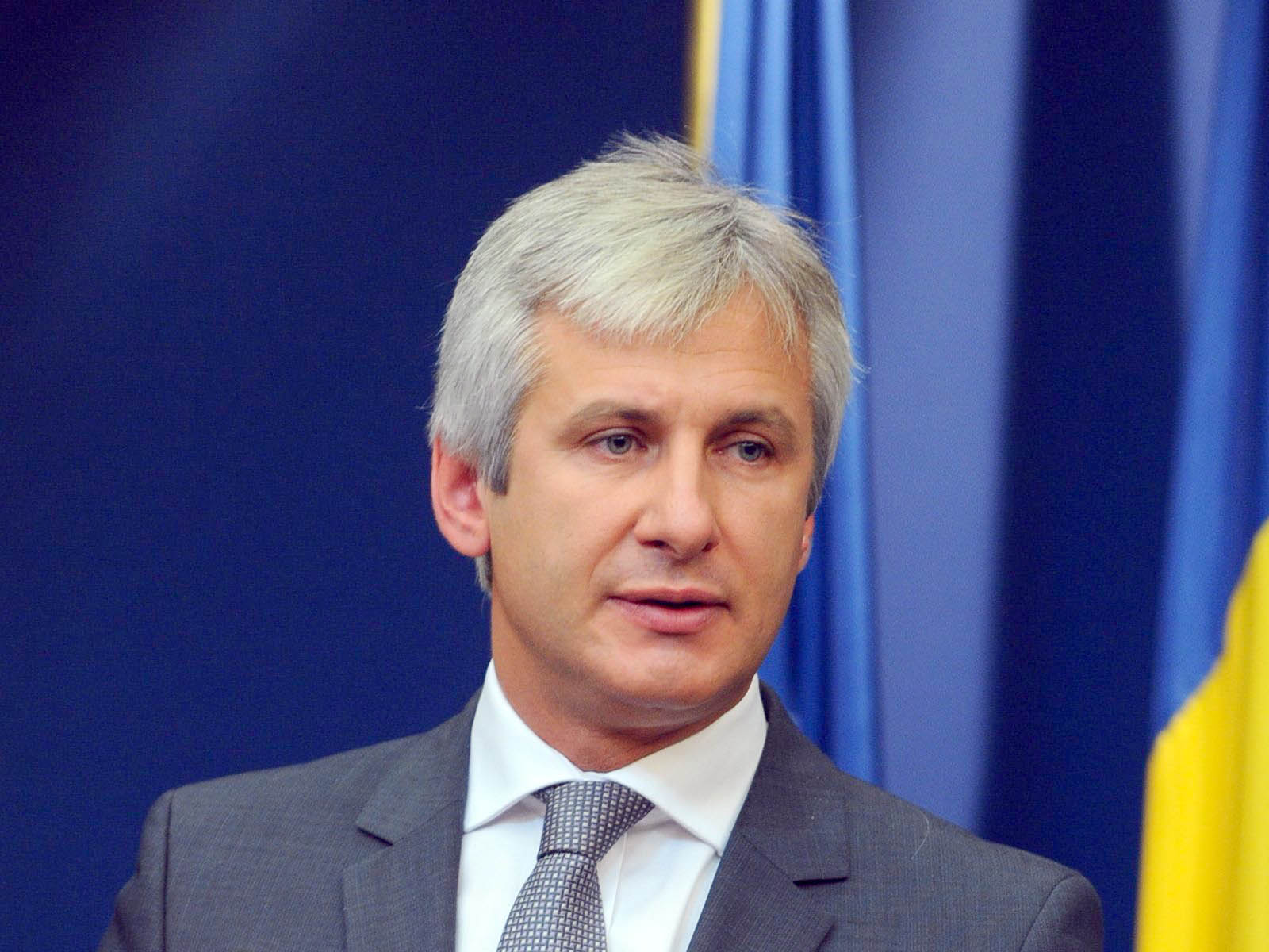 Ministerul Finanţelor va lansa luni o emisiune de titluri de stat pentru populaţie cu scadenţa la doi ani şi o dobândă de 4,5%