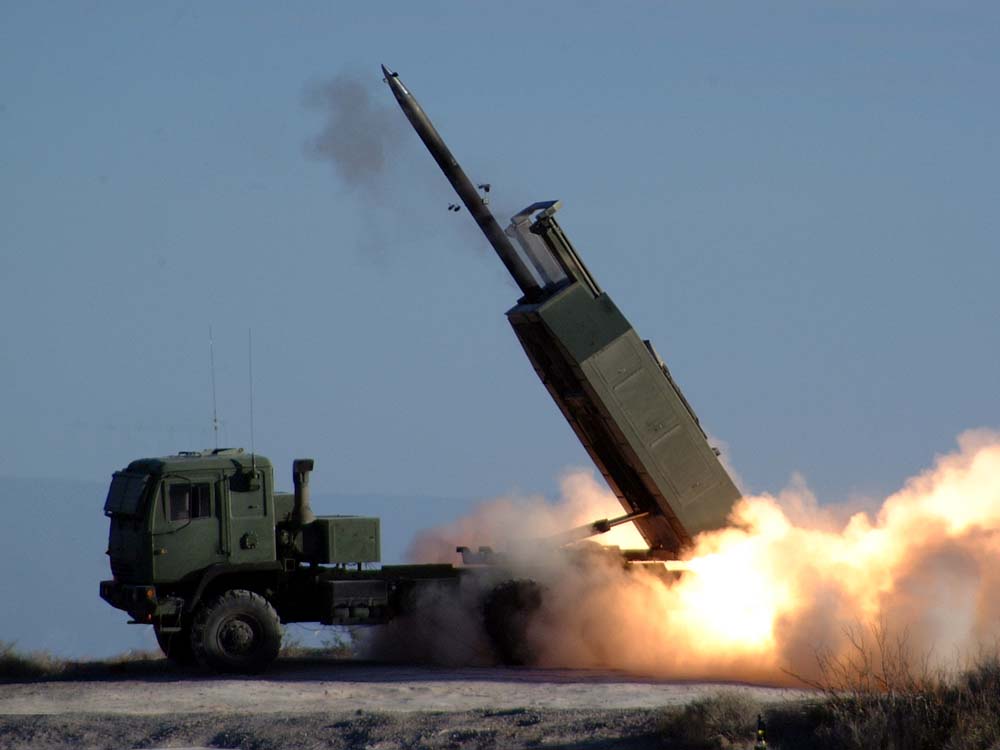 Proiectul de lege pentru achiziţionarea rachetelor HIMARS şi hotărârea privind corvetele, joi, în şedinţa de guvern
