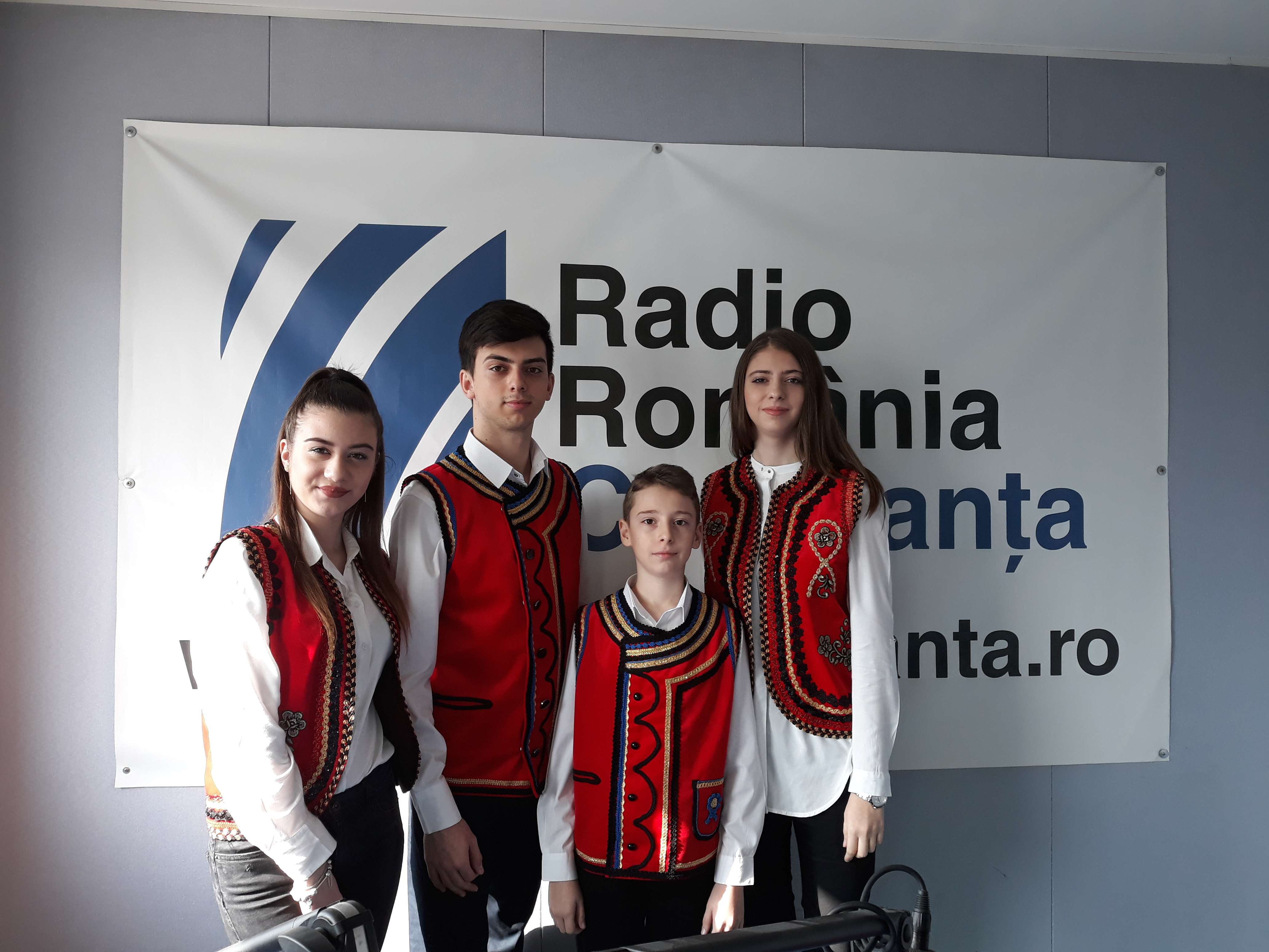 „Pareia Sivdaia” – Lansarea albumului „Feată armână” la Radio Constanța