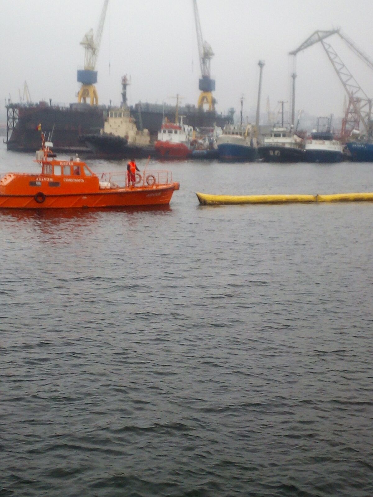 Pescador scufundat în Portul Constanţa