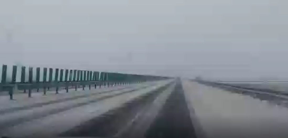 UPDATE – Trafic blocat pe autostrada A2 în urma unui accident produs între mai multe utileje de deszăpezire