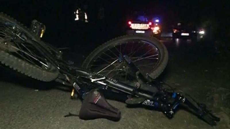 Biciclist lovit de mașină, pe b-dul Tomis, în dreptul Prefecturii