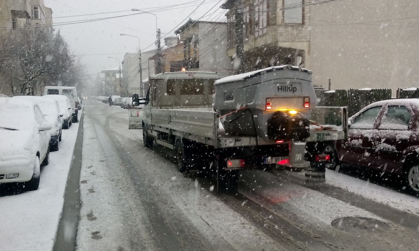 CONSTANȚA/FOTO: Primăria acționează cu utilaje pentru deszăpezire
