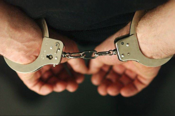 Gardianul Penitenciarului Poarta Albă, care și-a încătuşat şi sechestrat bunicul, arestat preventiv