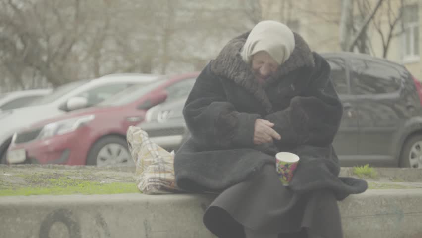 CONSTANȚA: Oameni ai străzii cazați în Adăpostul pentru situaţii de urgenţă