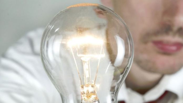 Legea vă permite ORICÂND să schimbați furnizorul de electricitate