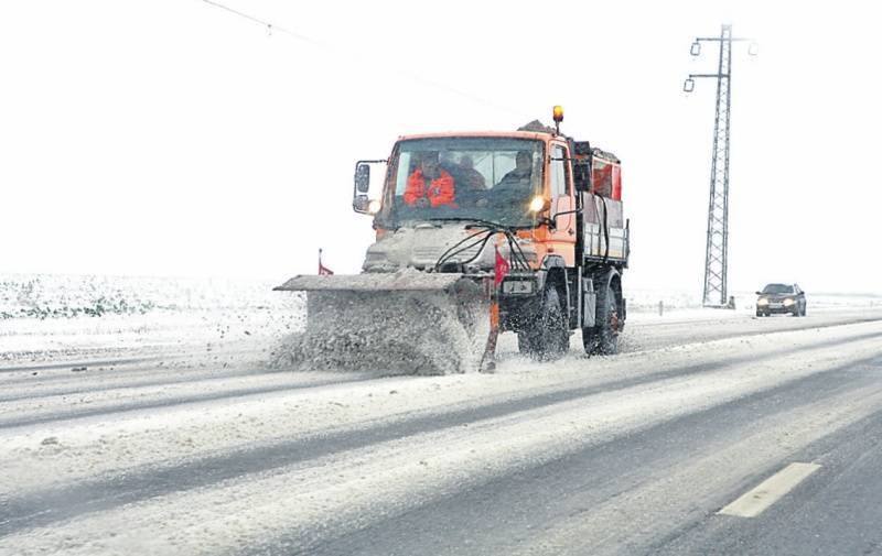Tulcea: Circulaţie în condiţii de iarnă pe drumurile din judeţ