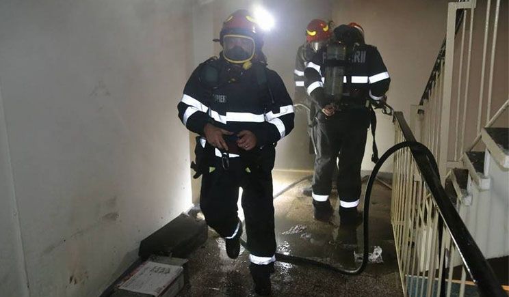 Incendiu într-un bloc de pe strada Arcului din Constanța