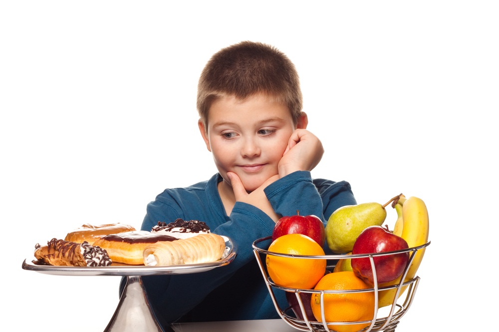 Cum ne ferim copiii de obezitate și alte boli cauzate de nutriția inadecvată?