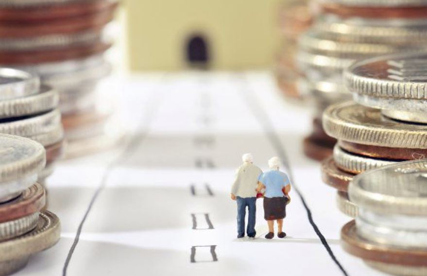 Fiecare persoană ar putea alege dacă doreşte să contribuie la Pilonului II de pensii