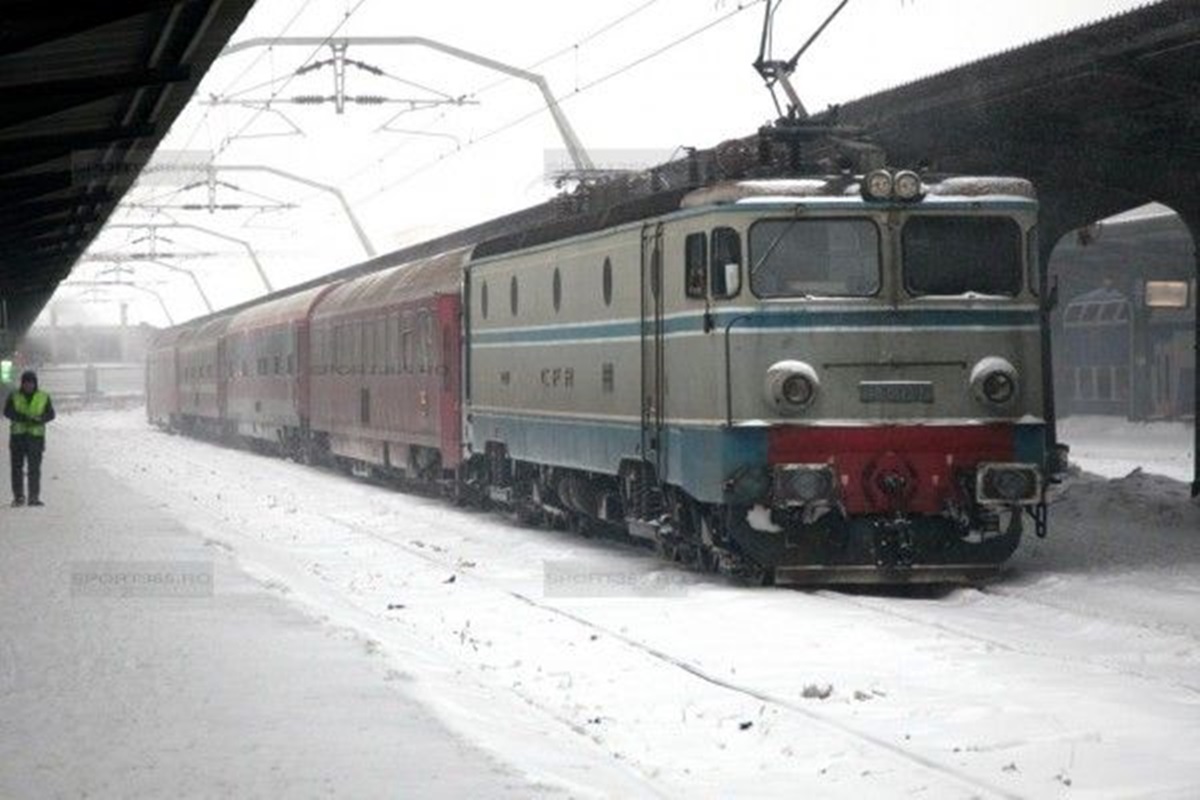 CFR: La această oră nu sunt linii închise și nici trenuri blocate. Câteva garnituri au fost anulate
