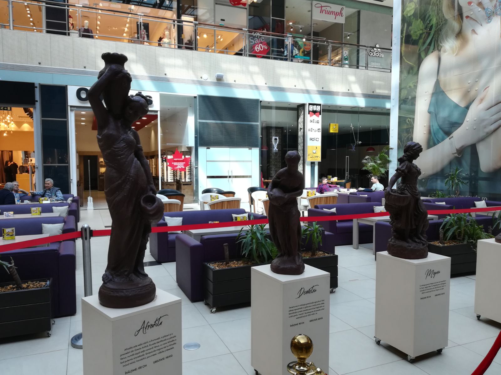 CONSTANȚA: Opt statuete din ciocolată, adevărate opere de artă