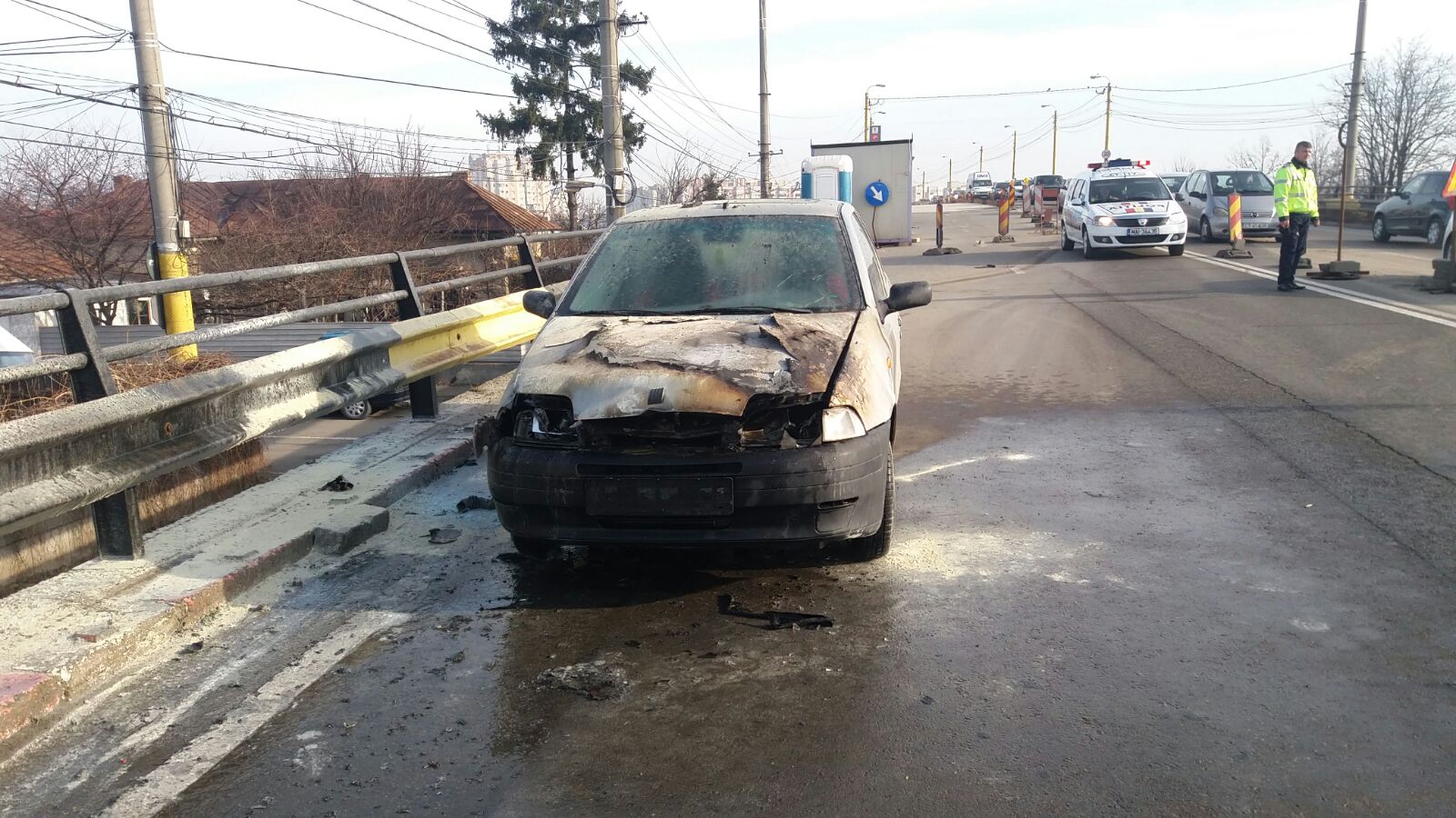 CONSTANȚA/FOTO: Mașină cuprinsă de flăcări în trafic