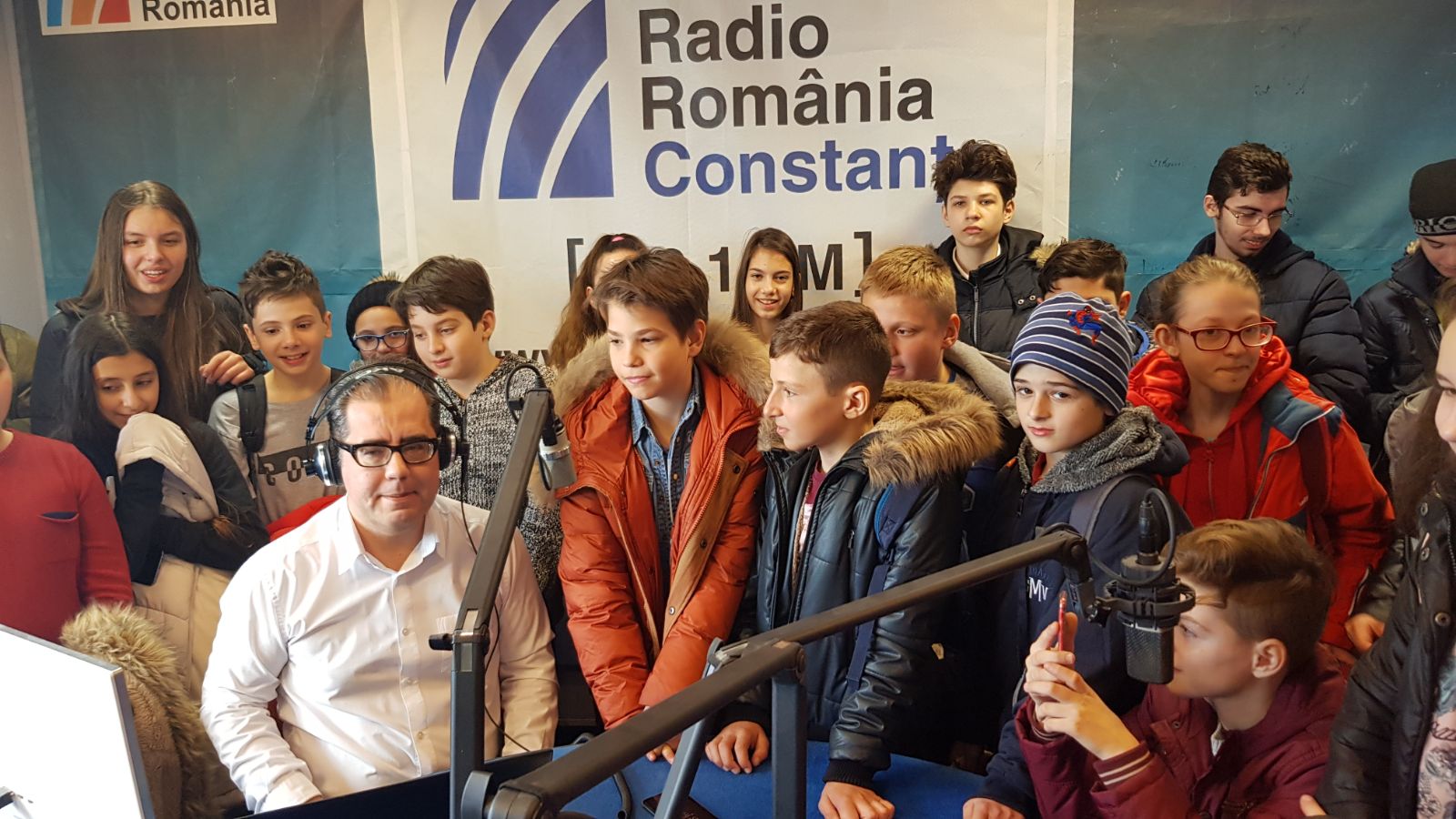 VIDEO  – Elevii de la „Ion Minulescu“, în săptămâna „Școala Altfel“ la Radio Constanța