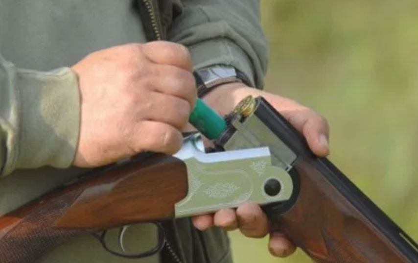 TULCEA: Bărbat bănuit de braconaj cinegetic, prins în flagrant de poliţişti