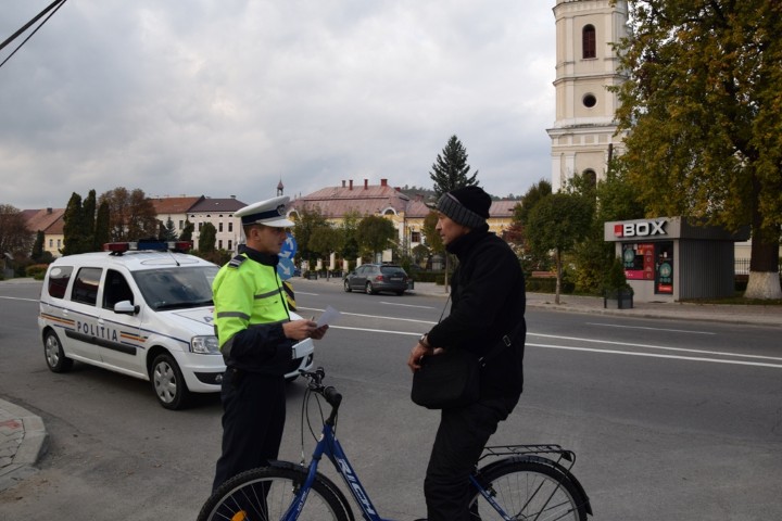 Poliţia pune fiola şi bicicliştilor. Ce păţesc cei care pedalează sub influenţa băuturilor alcoolice