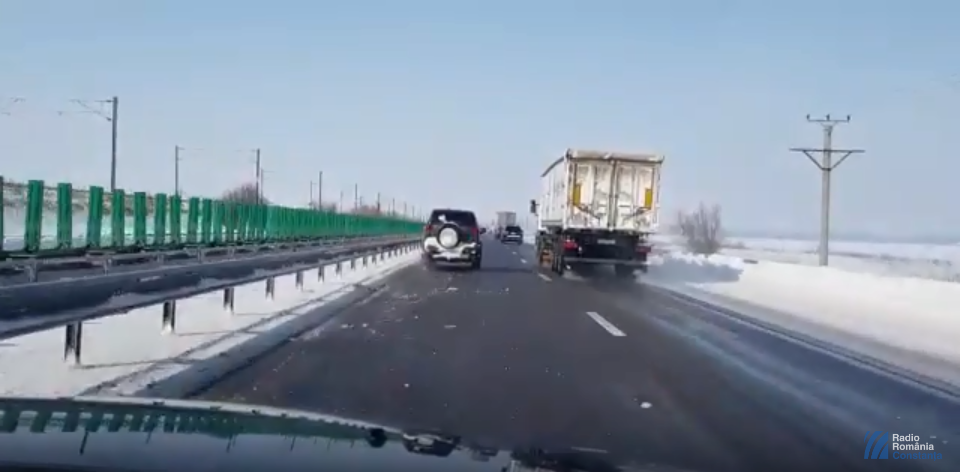 VIDEO: Traficul rutier a fost reluat pe o porțiune din A2
