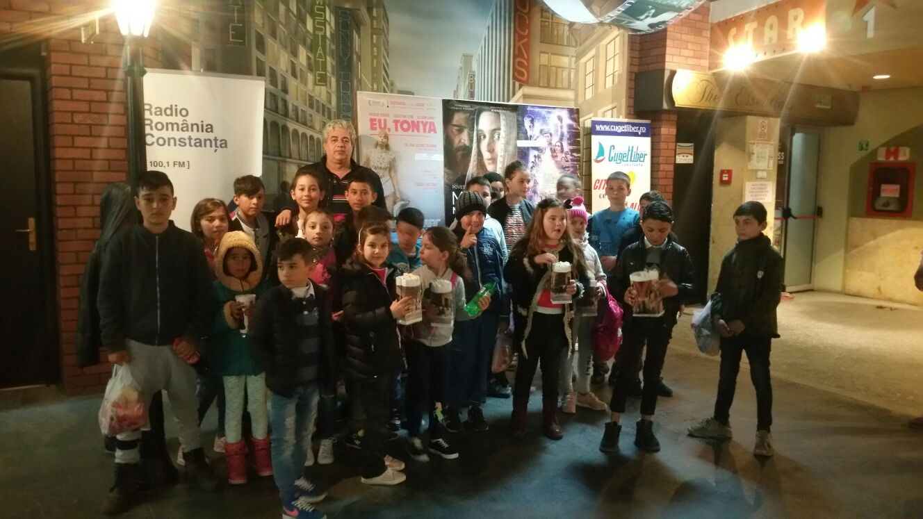 FOTO: Radio Constanța i-a adus pe copiii din Culmea la cinema