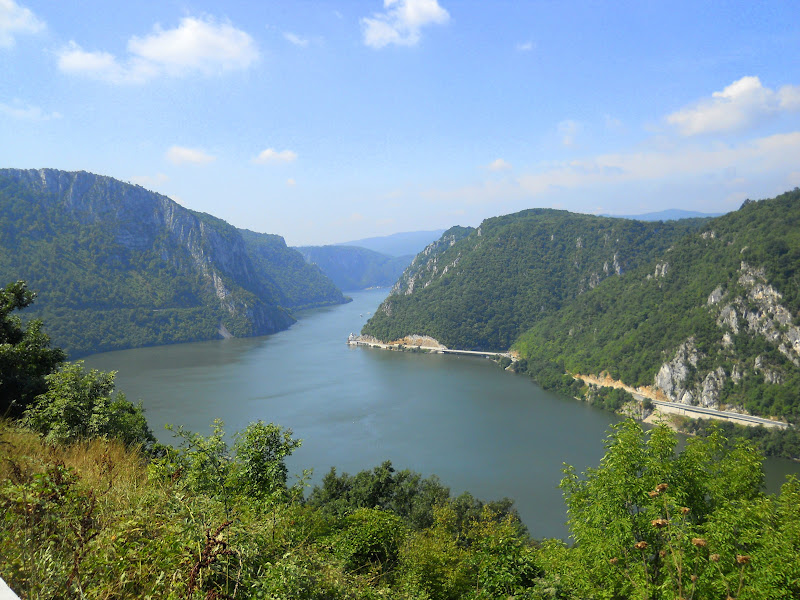 INHGA: Cod portocaliu de inundaţii pe Dunăre, cu depăşiri ale cotelor de apărare, până pe 6 aprilie