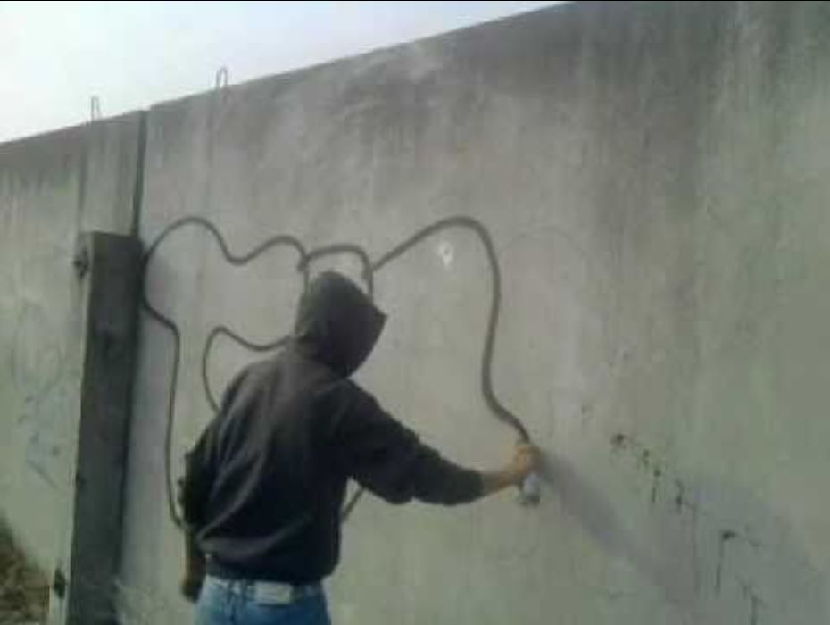 CONSTANȚA: Primăria declară război mesajelor tip graffiti de pe imobile