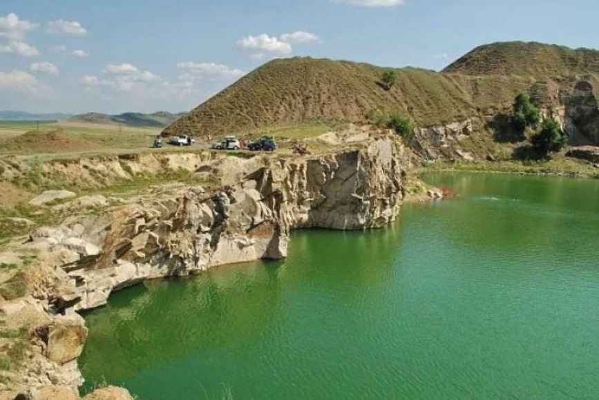 Județul TULCEA: Lacul Iacobdeal, din Munţii Măcinului, inclus în circuitul turistic